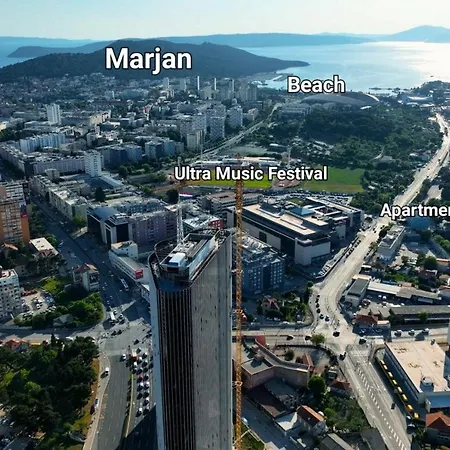 Ensuite Гостевой дом Сплит