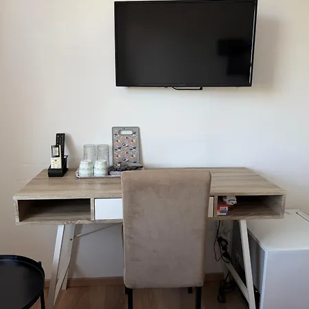 Ensuite Renovated 2026 Guest house