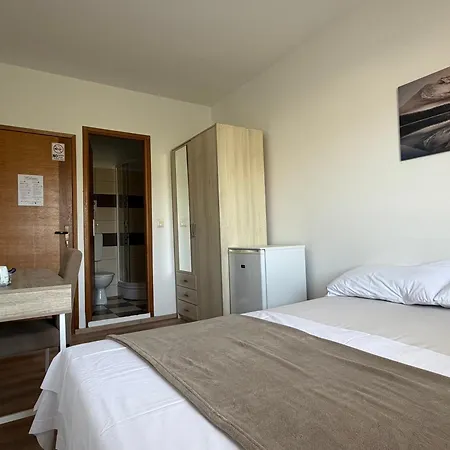 Ensuite Renovated 2026 Guest house